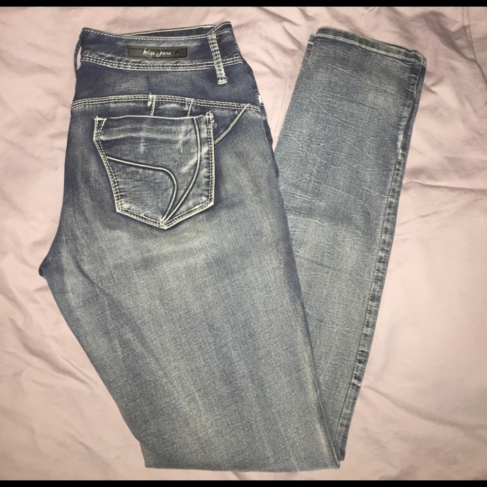 🚨SALE Ariya Sweet Cheeks Jeans