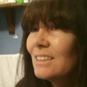 Meet your Posher, Mona