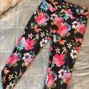 Flower workout capris