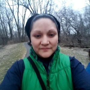 Meet your Posher, Claudia