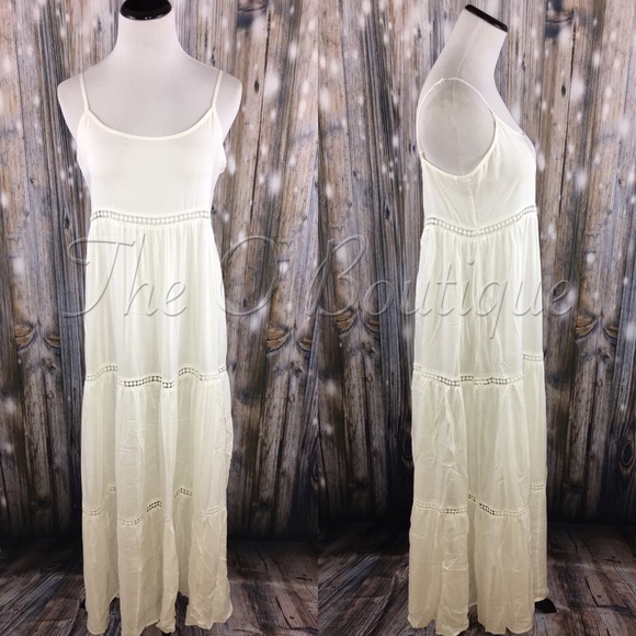 🎉CLEARANCE🎉 White Spaghetti Strap Crochet Maxi - Picture 2 of 3