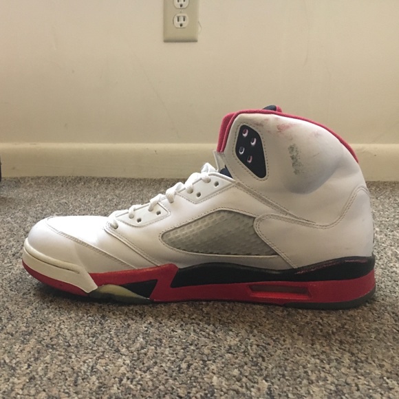 2013 Air Jordan 5 Fire Red (black tongue) - Picture 4 of 5