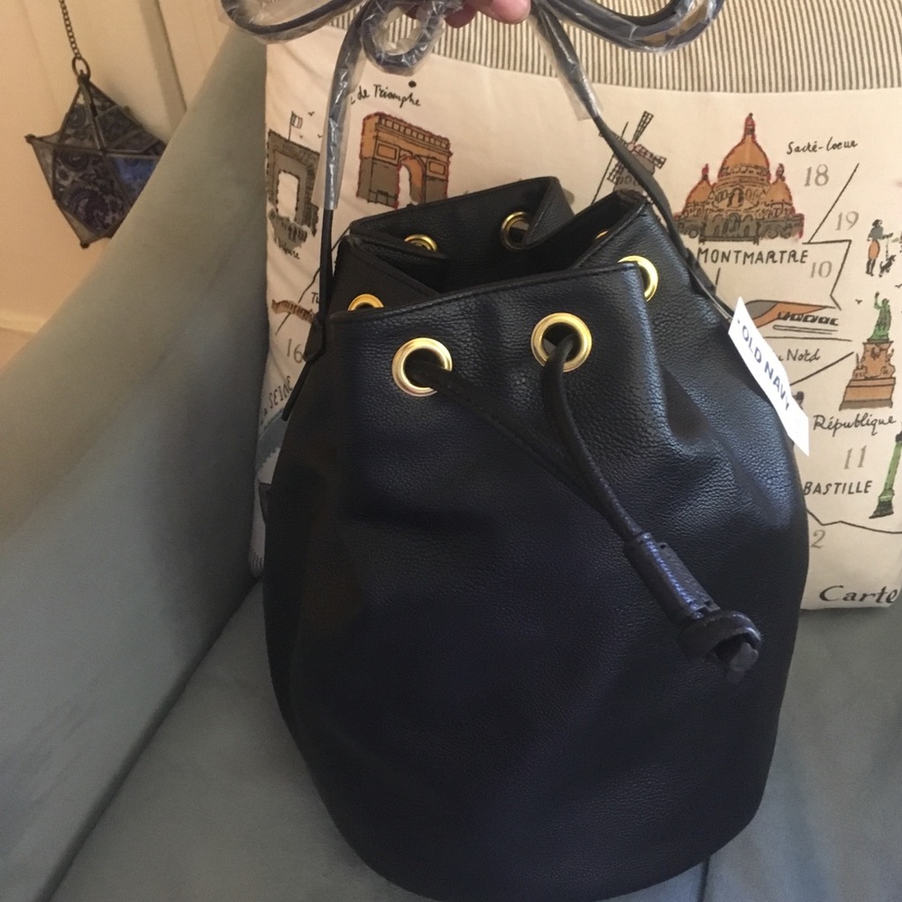 Bucket bag