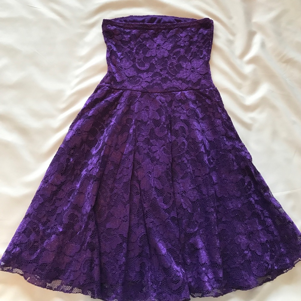 Dress - Picture 3 of 4