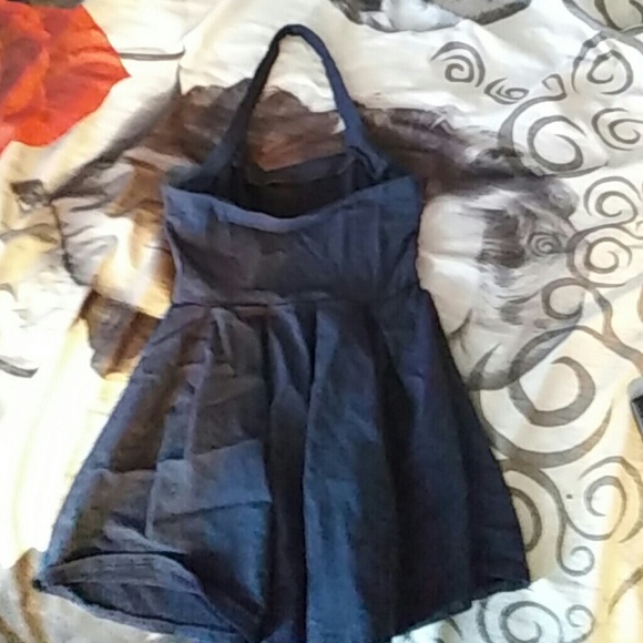 Clothes - Picture 2 of 3