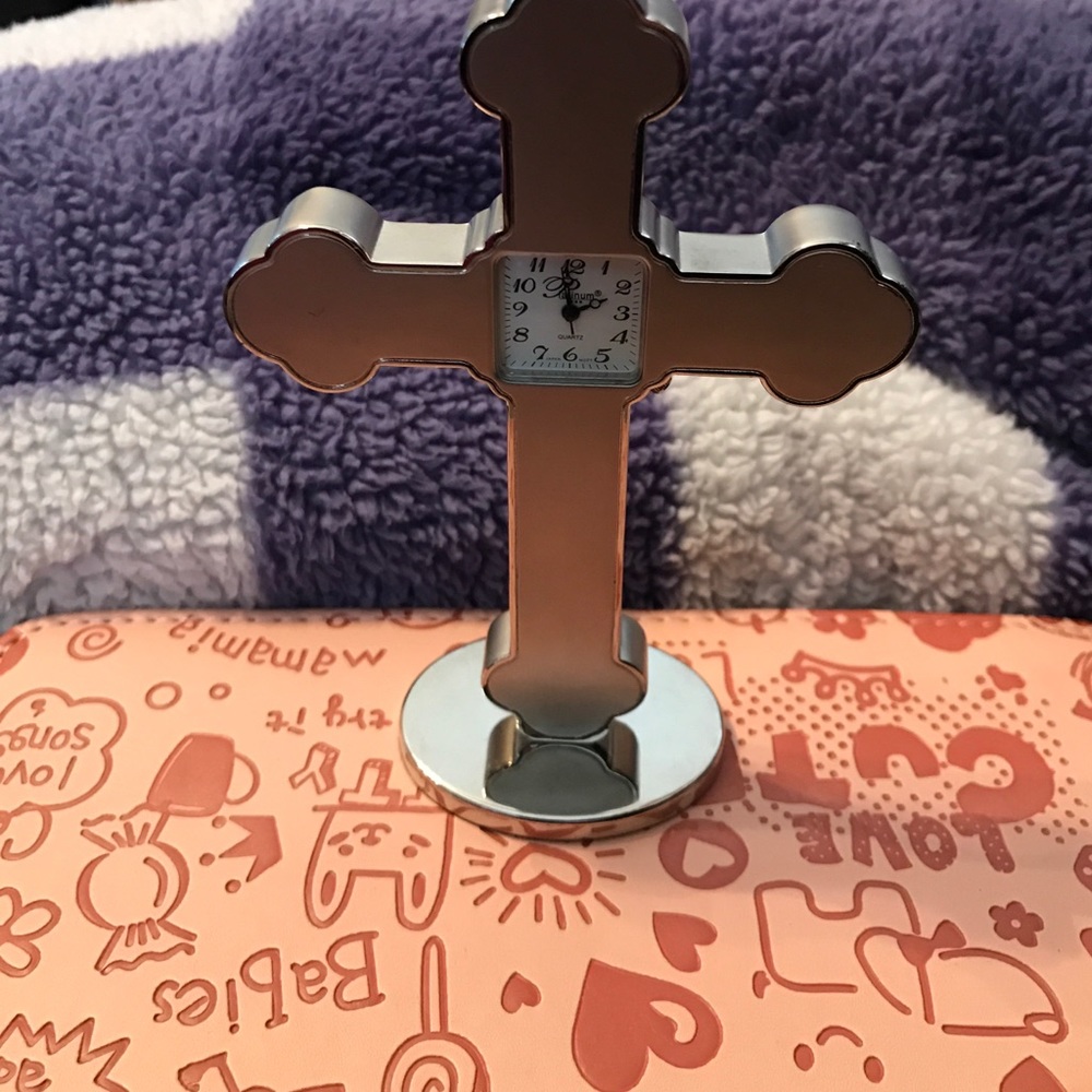 Cross Clock🍉 - Picture 3 of 3