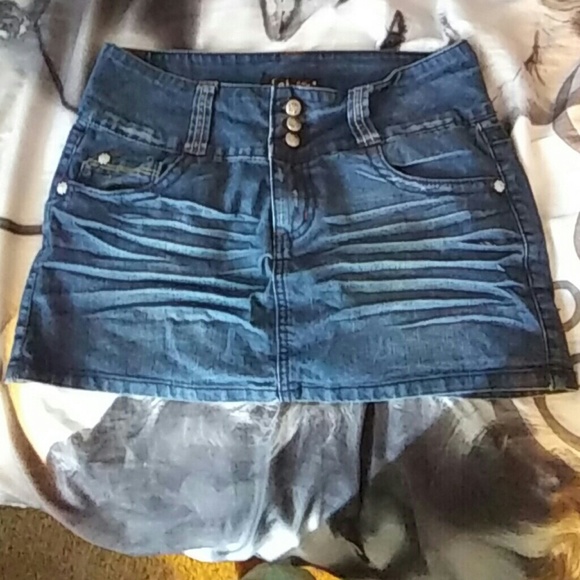 Clothes - Picture 3 of 3