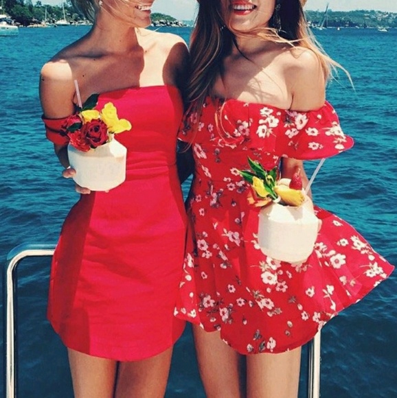 •Restocked• Off the Shoulder Ruffle Top Romper - Picture 5 of 8