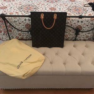 Louis Vuitton Sac Plat purse- perfect condition