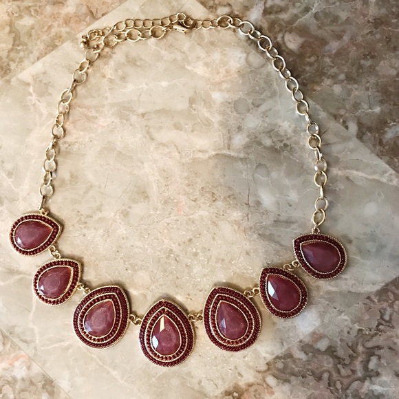 Francesca's Teardrop Statement Necklace - Picture 3 of 8