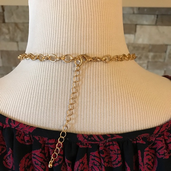 Francesca's Teardrop Statement Necklace - Picture 6 of 8