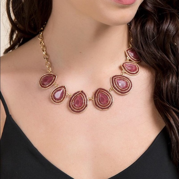 Francesca's Teardrop Statement Necklace - Picture 2 of 8