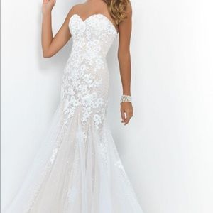 Beautiful white Prom dress