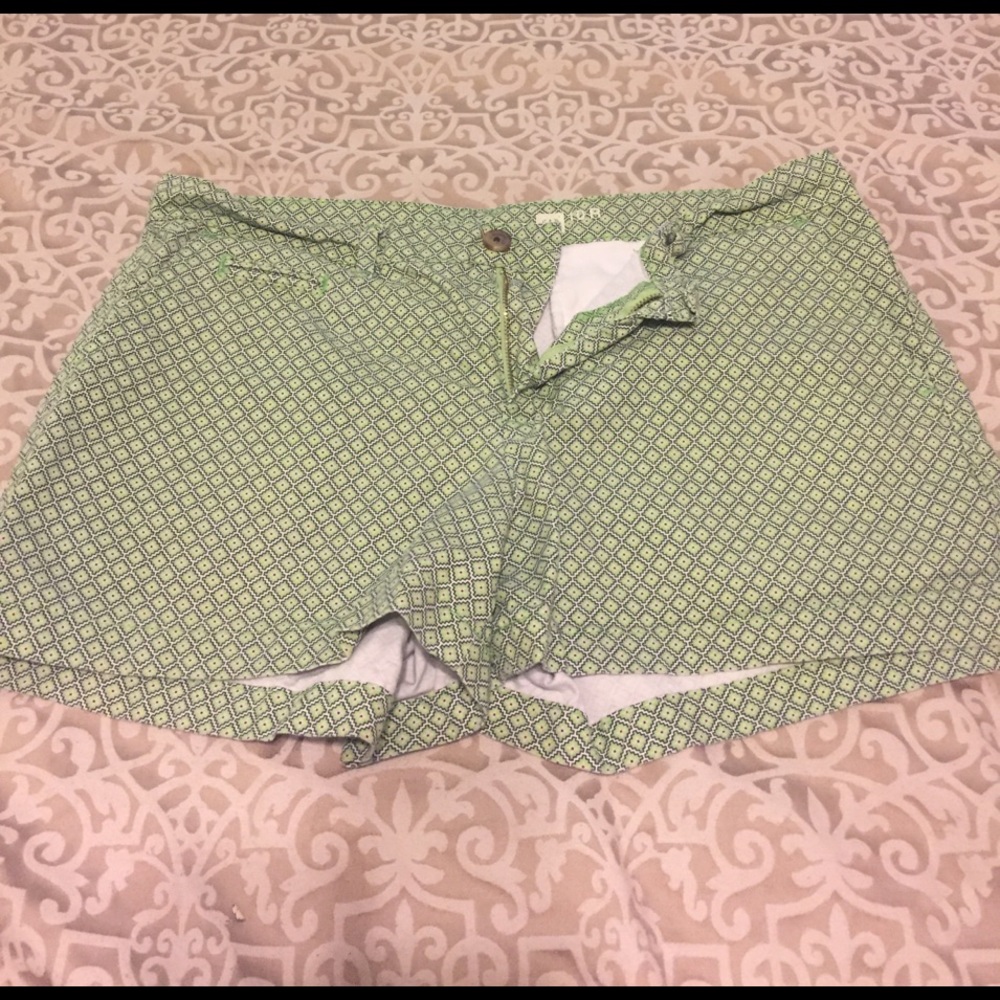 Green print Gap shorts!