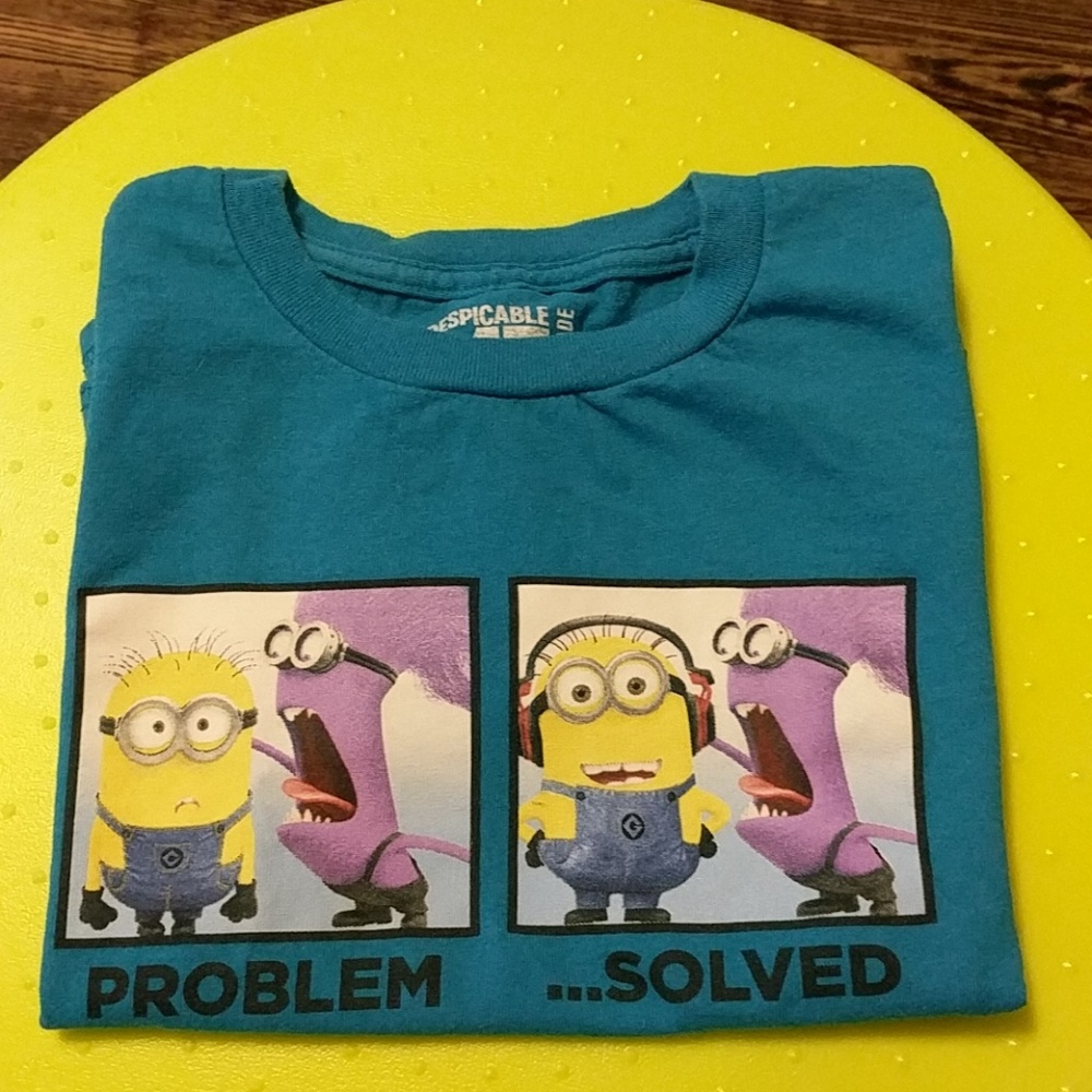 Despicable me T-shirt size 6/7