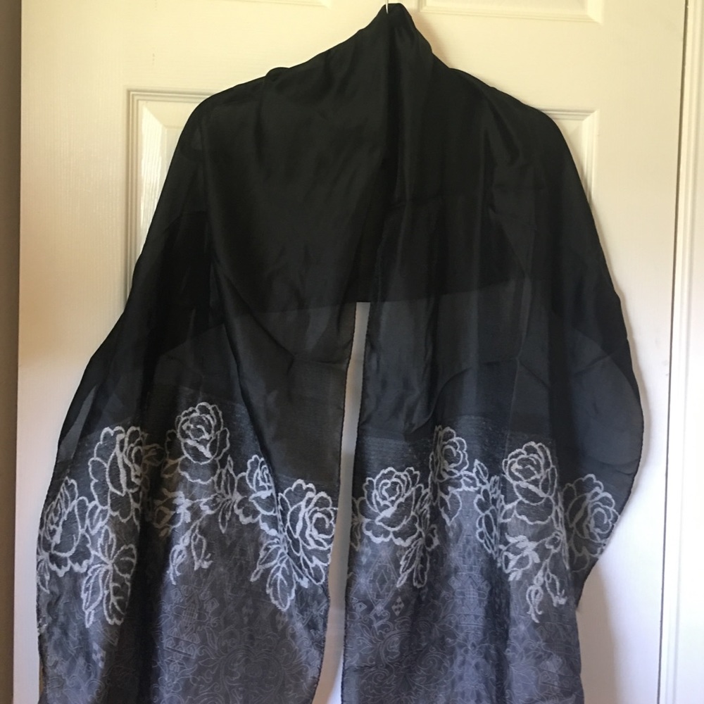 Light weight elegant Scarf/shawl