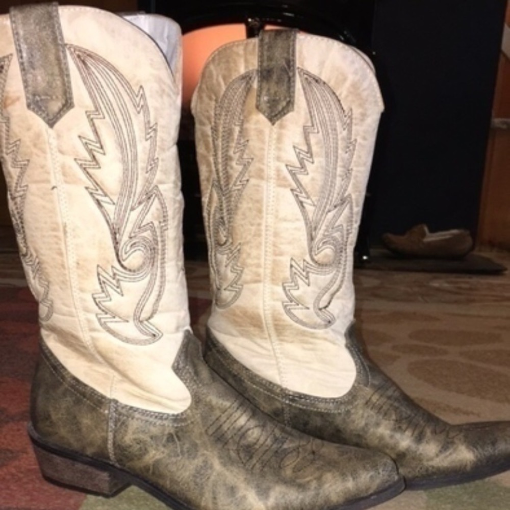 Coconuts Cowgirl Boots NEW