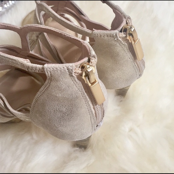 Eight Fifteen Liza Pale Gold Cutout Sandals - Picture 5 of 8