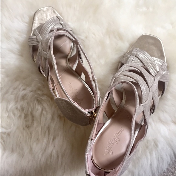 Eight Fifteen Liza Pale Gold Cutout Sandals - Picture 6 of 8