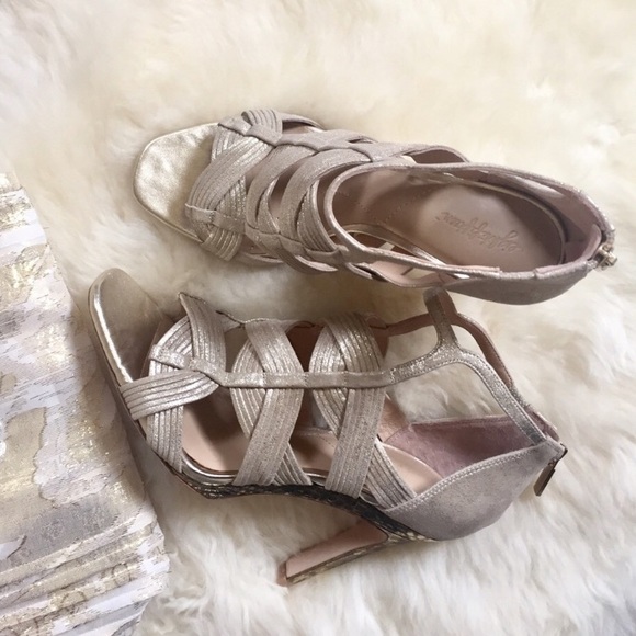 Eight Fifteen Liza Pale Gold Cutout Sandals - Picture 2 of 8