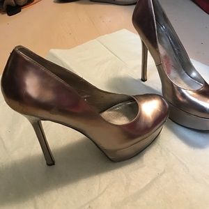 Metallic Heels 👠