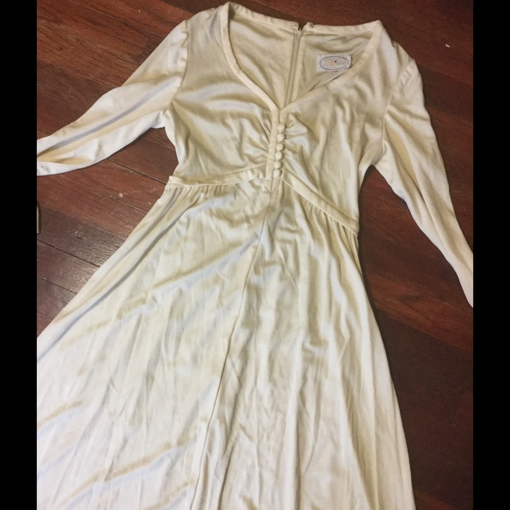 Vintage 1970s Cream Colored Long-Sleeved Maxi