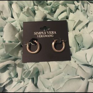 Vera Wang earrings 😍😍