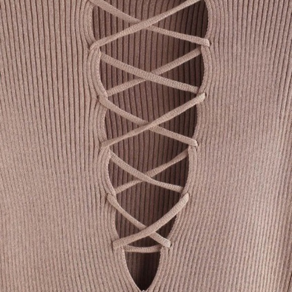 πHPπKhaki LaceUp Ribbed Knitted Crop Tee - Picture 4 of 5