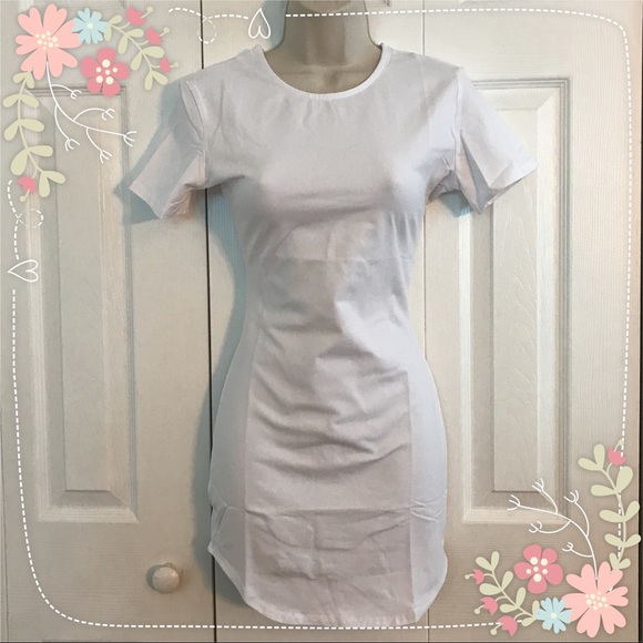 ✨ONE LEFT✨Curved Hem Short Sleeve Dress - Picture 4 of 4