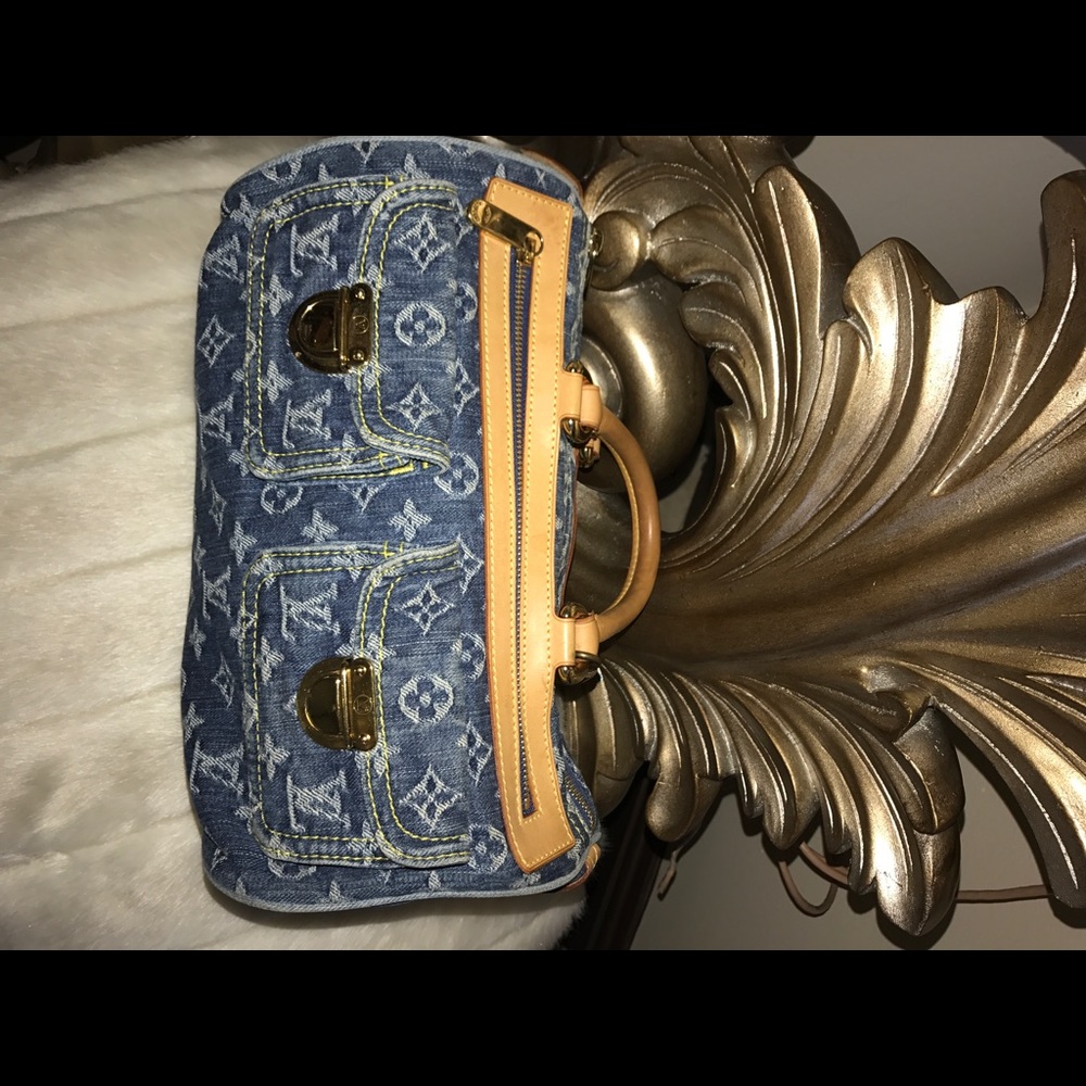 Louis V AUTHENTIC💯