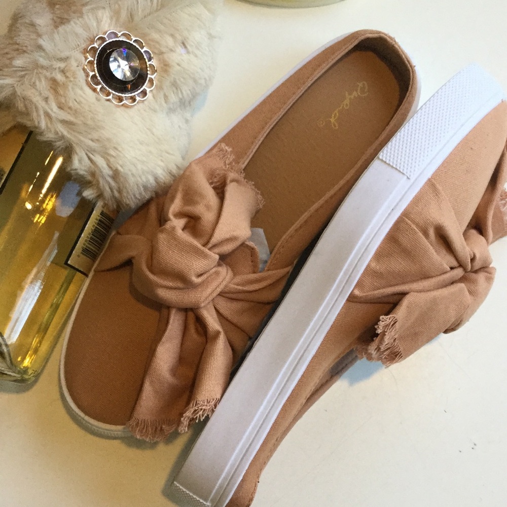 Last pair sz 5.5 Dark Blush canvas flop slide NIB - Picture 4 of 4