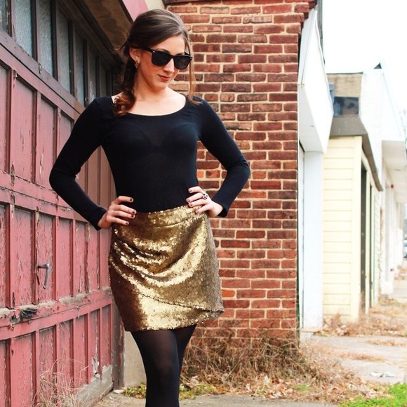 Gold Sequin Mini Skirt - Picture 3 of 3
