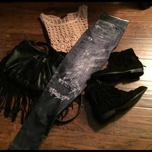 Grey distressed leggings