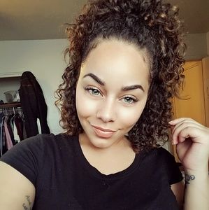 Meet your Posher, Jasmine