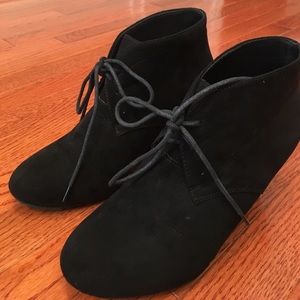 Black wedged booties