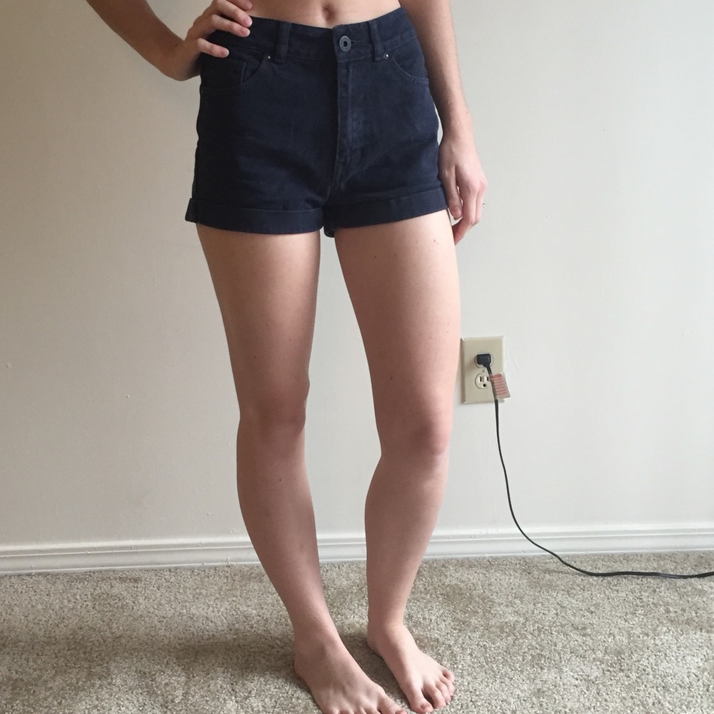 Bullhead Mom Short