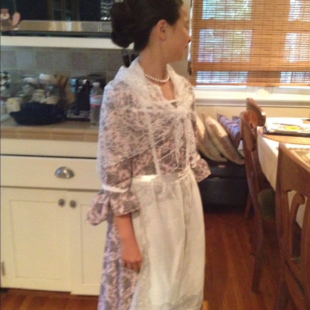Kids Colonial Costume Handmade w/bonus lace shawl - Picture 2 of 8