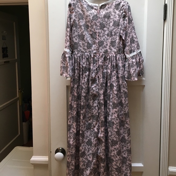 Kids Colonial Costume Handmade w/bonus lace shawl - Picture 4 of 8