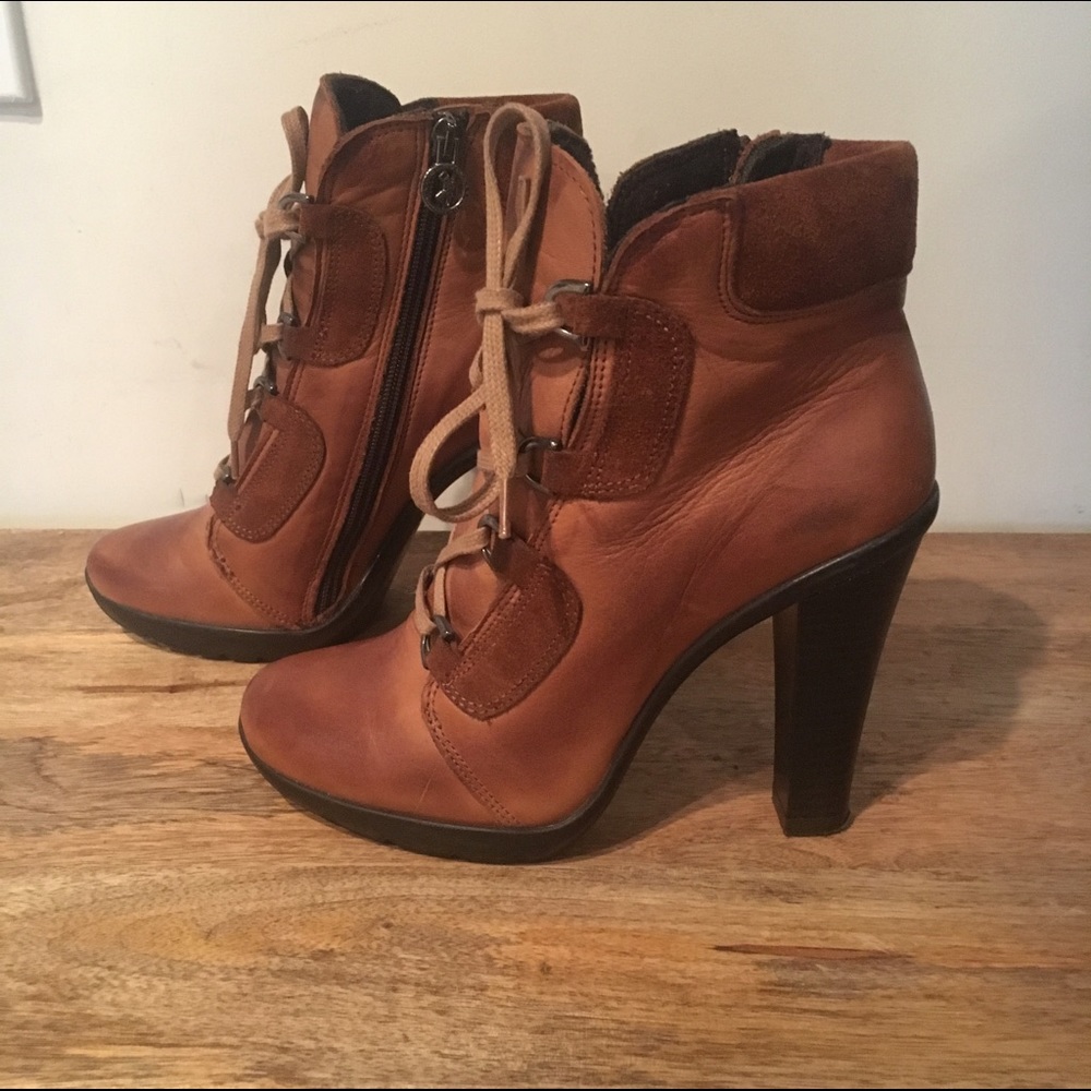 Heeled boots
