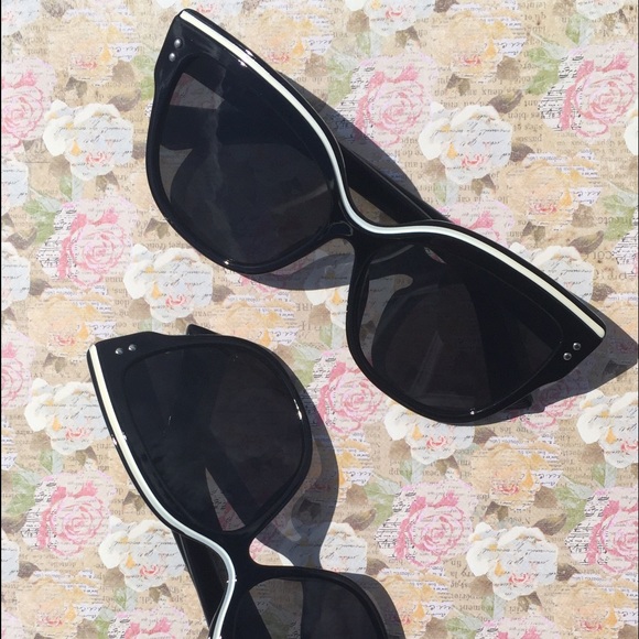 Closet closing! 🎉HP!! 🎉 Sunglasses for summer! - Picture 2 of 4