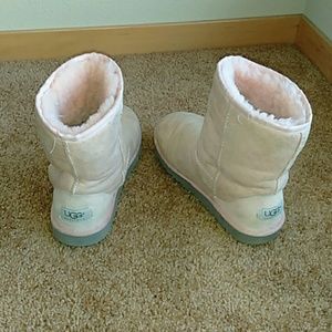Light pink short ugg boots