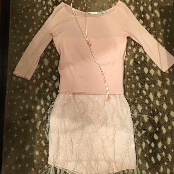 Oscar de la Renta cashmere sweater & feather skirt - Picture 2 of 7