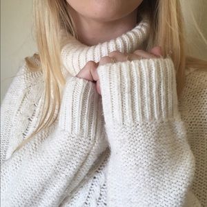 Elle cream sweater