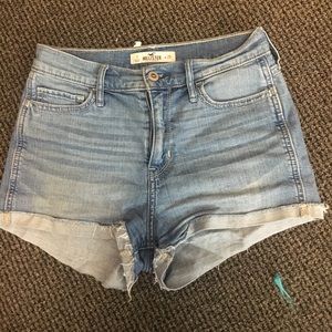 High wasted Hollister shorts