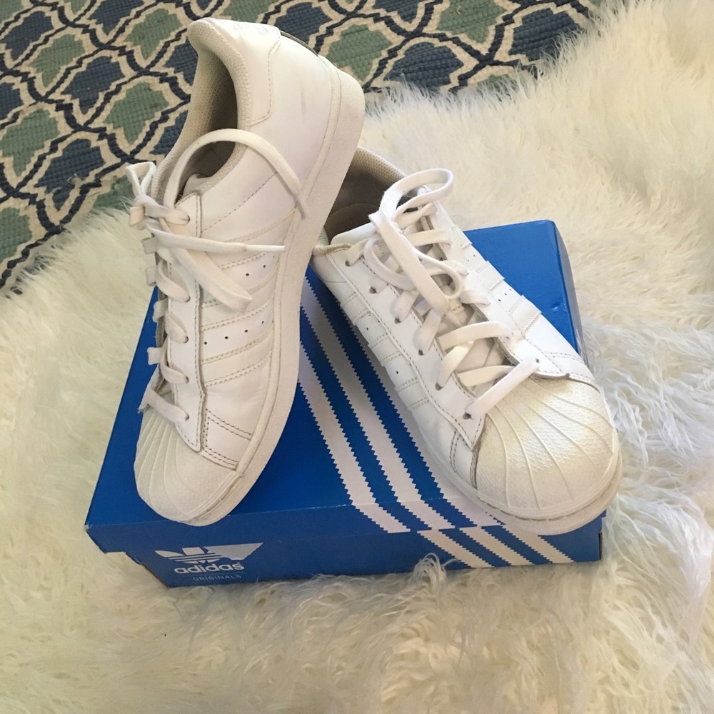 Too big, would trade size 7 in same all stars