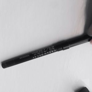 Urban decay black eyeliner