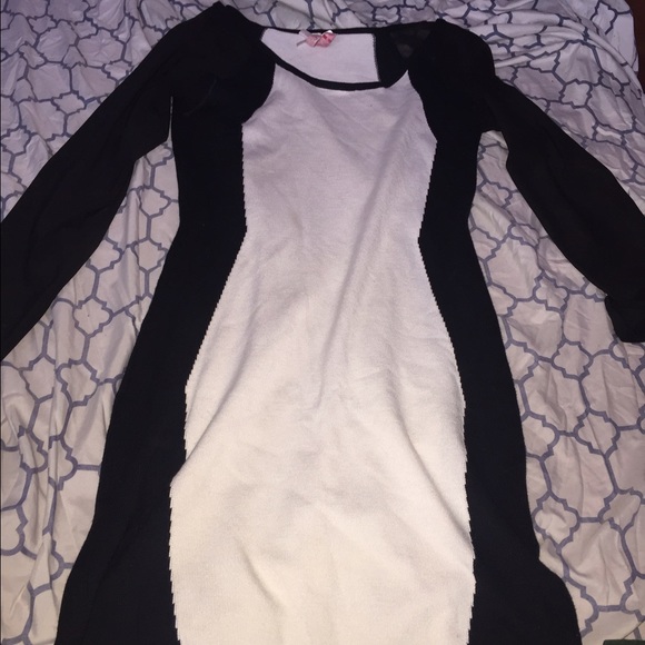 mesh sleeve bodycon dress with color block detail - Picture 1 of 2