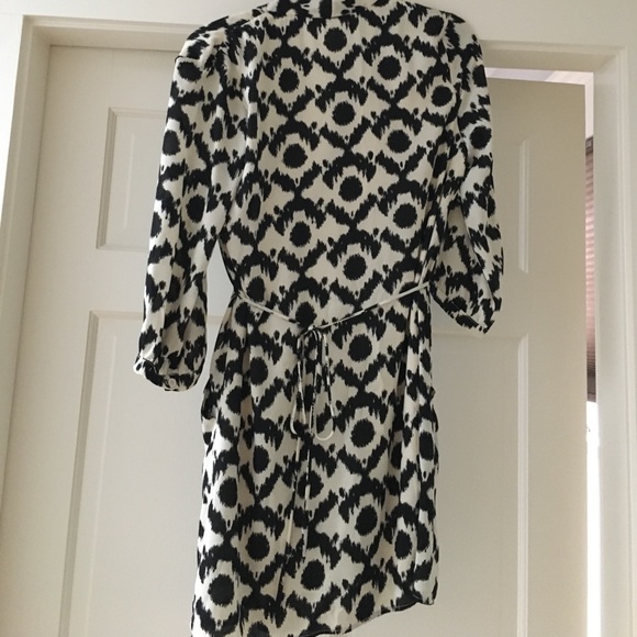 Collective Concepts patterned wrap dress - Picture 2 of 3