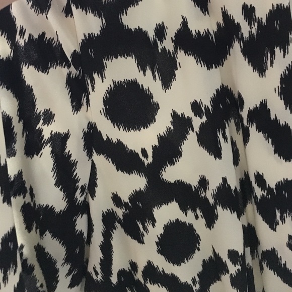 Collective Concepts patterned wrap dress - Picture 3 of 3