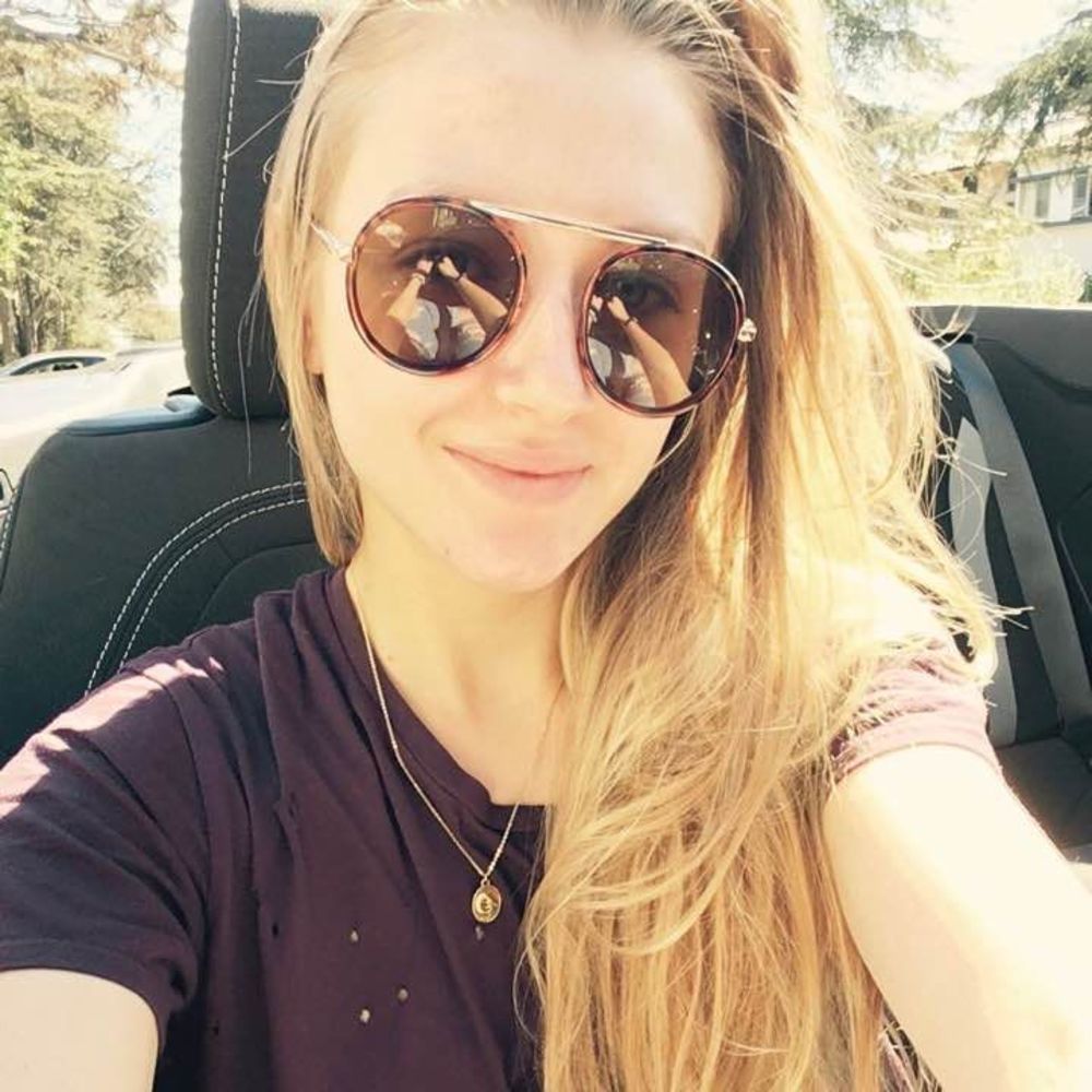 Meet your Posher, Courtney